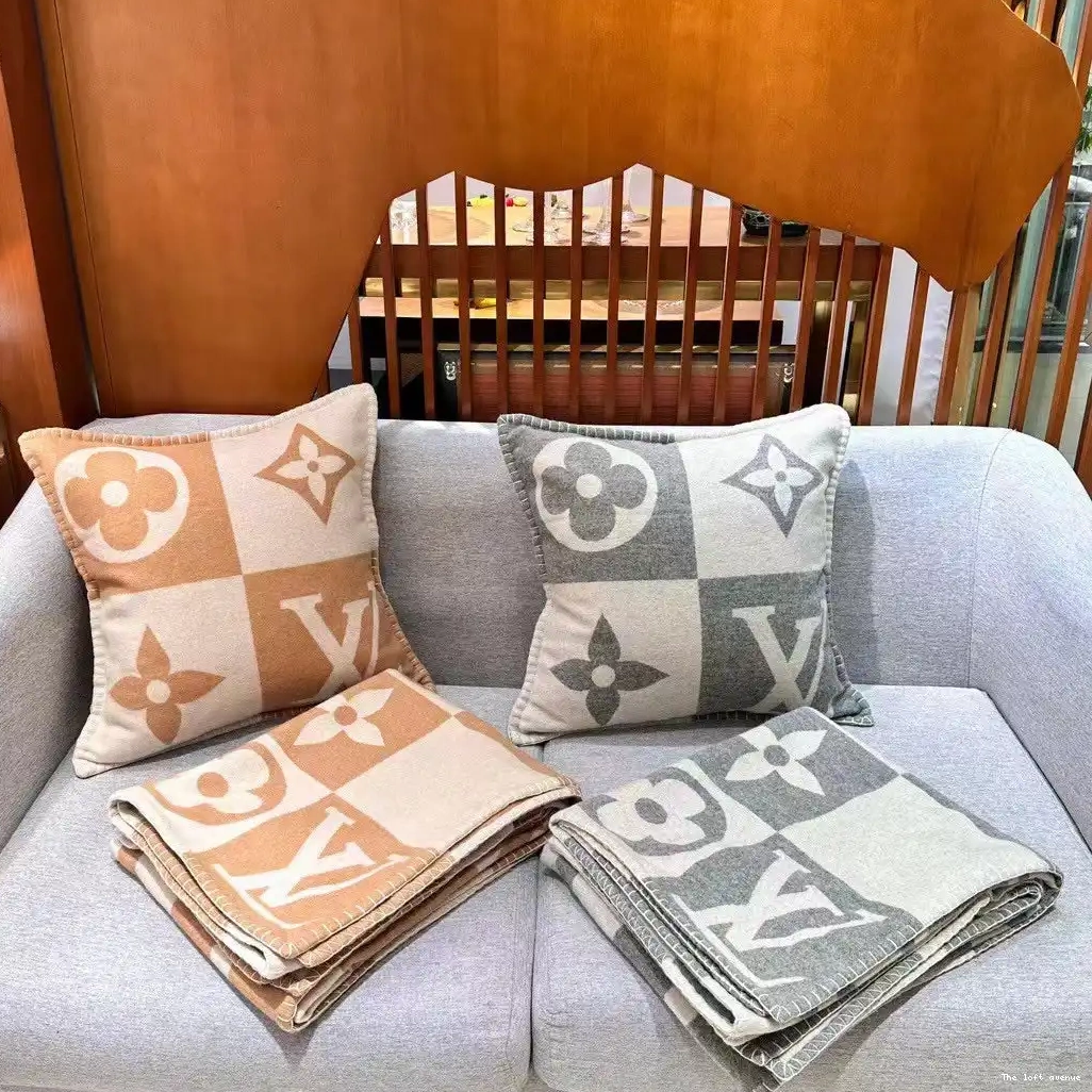 CUSTOM PILLOW LV THROW WOOL CHECKMATE 0505